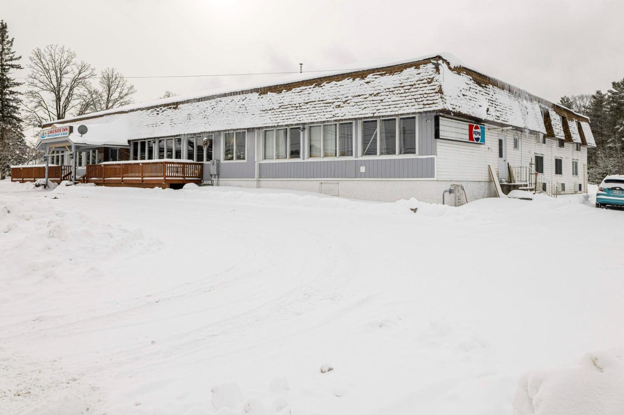 Lakeside Inn Cloyne Luaran gambar